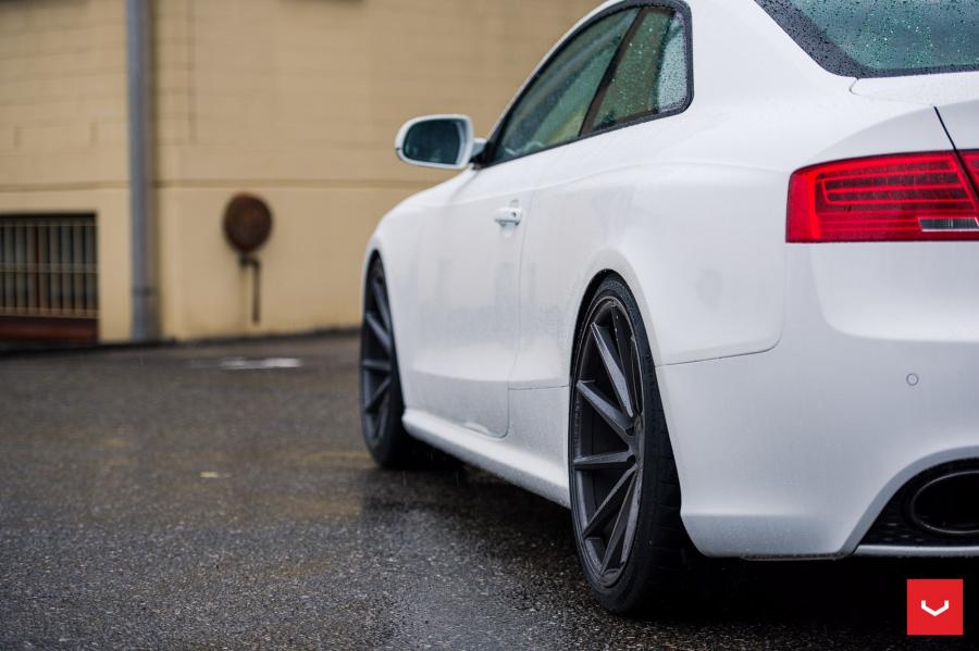 Детали экстерьера Audi RS5 Coupe on Vossen Wheels (CVT) 2017 года  (фото 9 из 26)